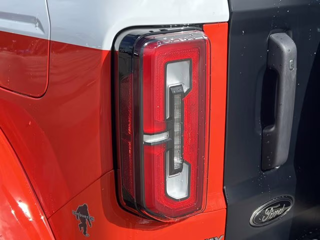 2025 Oxford White Ford Bronco Stroppe Edition 4X4 Convertible