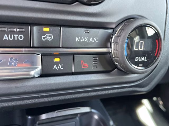 2025 Eruption Green Metallic Ford Bronco Outer Banks 4X4 Convertible