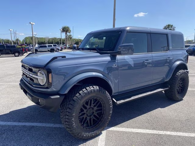 2025 Azure Gray Metallic Tri-Coat Ford Bronco Outer Banks 4X4 Convertible