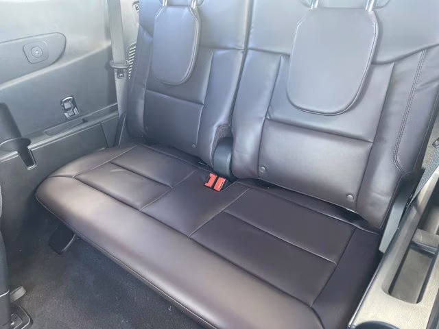 2026 Rapid Red Metallic Tinted Clearcoat Ford Explorer Platinum RWD SUV