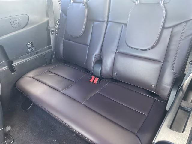 2026 Rapid Red Metallic Tinted Clearcoat Ford Explorer Platinum RWD SUV