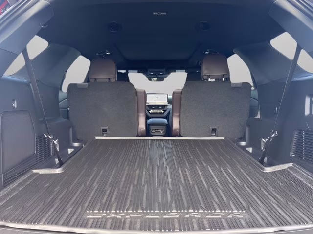 2026 Rapid Red Metallic Tinted Clearcoat Ford Explorer Platinum RWD SUV