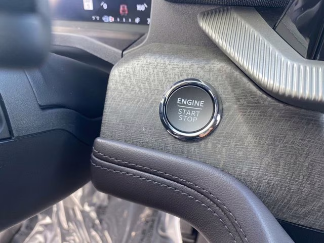 2026 Rapid Red Metallic Tinted Clearcoat Ford Explorer Platinum RWD SUV