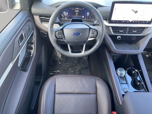 2026 Rapid Red Metallic Tinted Clearcoat Ford Explorer Platinum RWD SUV