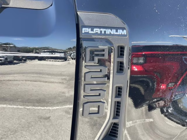 2025 Agate Black Metallic Ford Super Duty F-250 SRW Platinum 4X4 Truck