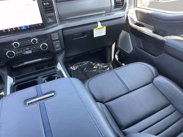 2025 Agate Black Metallic Ford Super Duty F-250 SRW Platinum 4X4 Truck