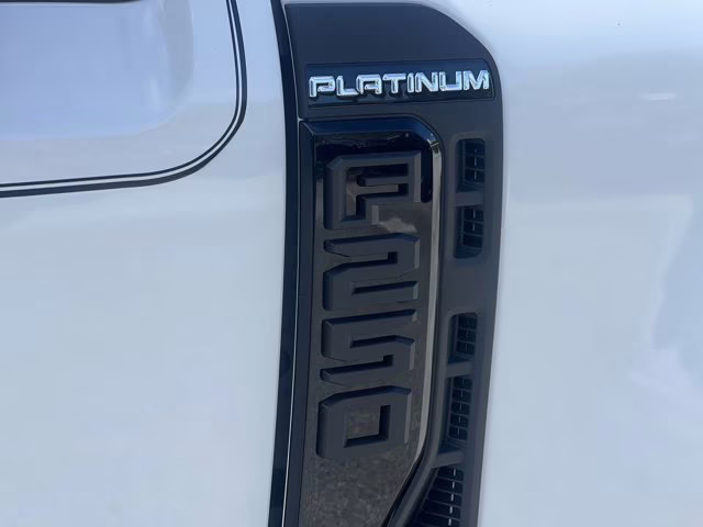 2026 Star White Metallic Tri-Coat Ford Super Duty F-250 SRW Platinum 4X4 Truck