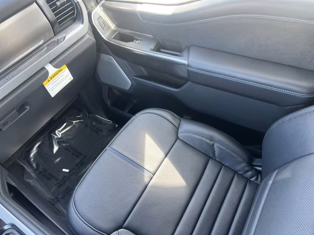 2026 Star White Metallic Tri-Coat Ford Super Duty F-250 SRW Platinum 4X4 Truck