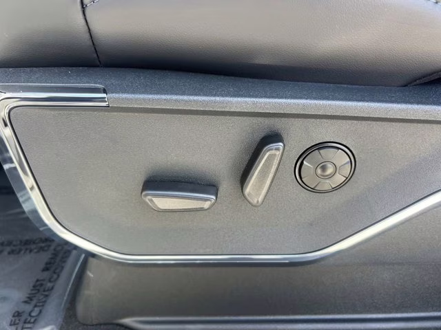 2026 Star White Metallic Tri-Coat Ford Super Duty F-250 SRW Platinum 4X4 Truck