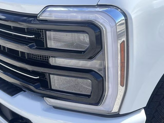2026 Star White Metallic Tri-Coat Ford Super Duty F-250 SRW Platinum 4X4 Truck