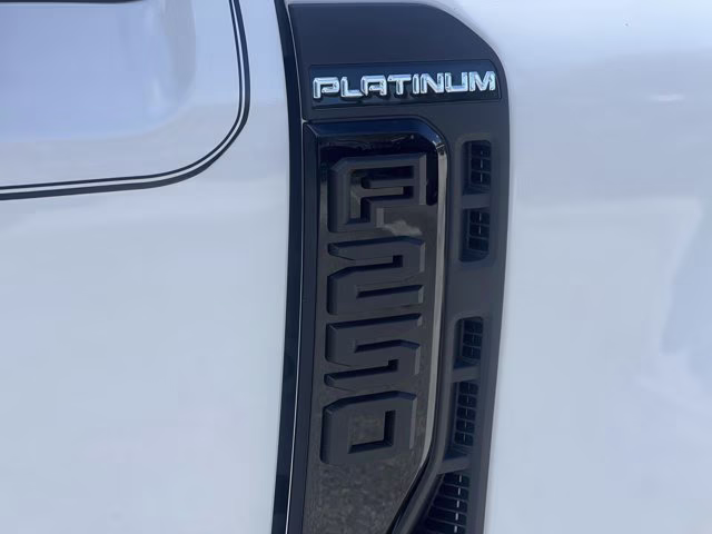 2026 Star White Metallic Tri-Coat Ford Super Duty F-250 SRW Platinum 4X4 Truck
