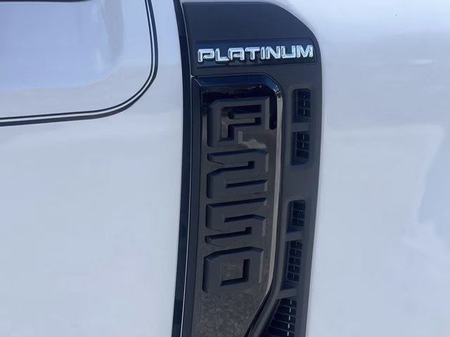 2026 Star White Metallic Tri-Coat Ford Super Duty F-250 SRW Platinum 4X4 Truck