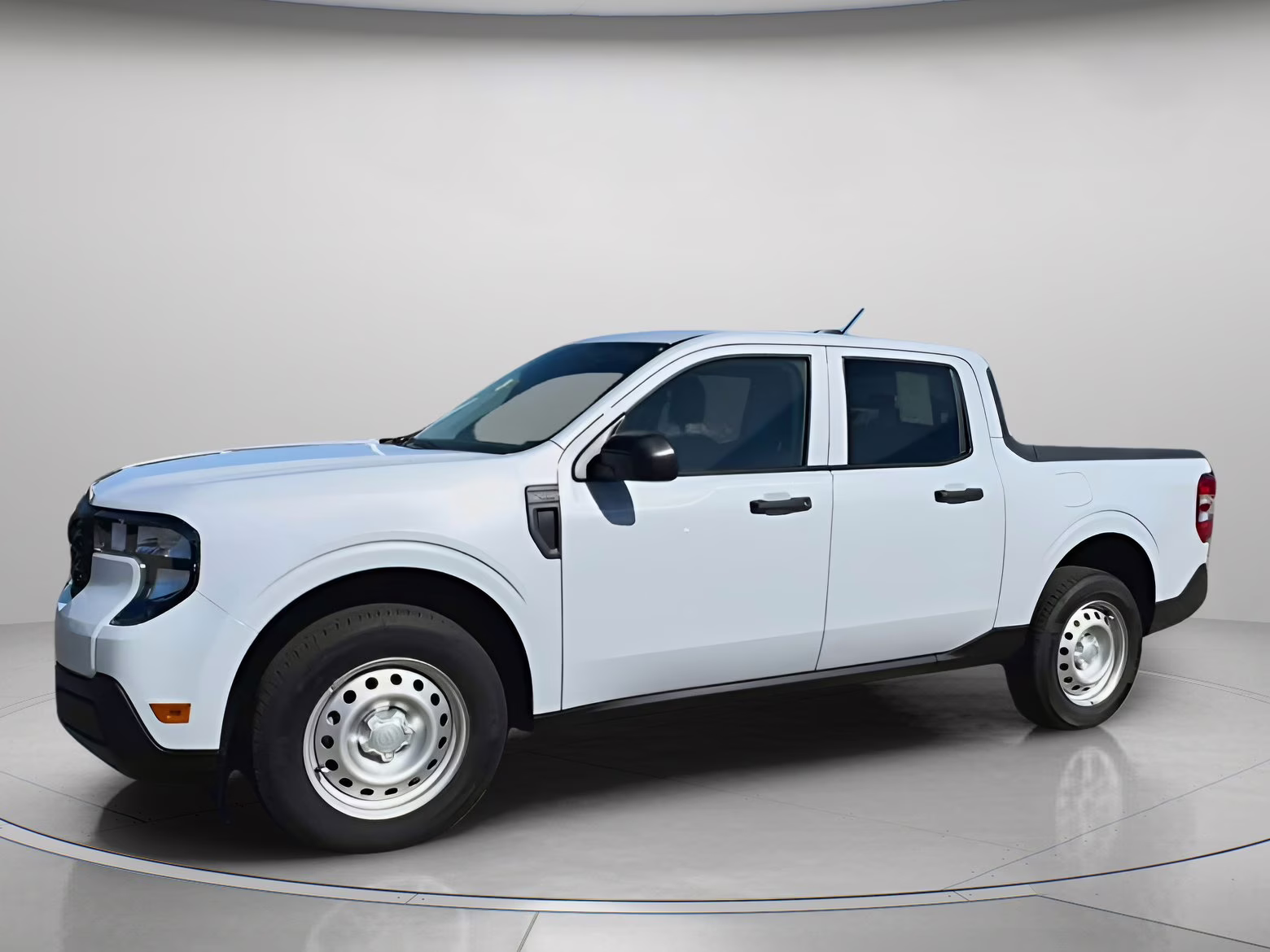 2025 White Metallic Ford Maverick XL Crew Cab Pickup FWD Truck