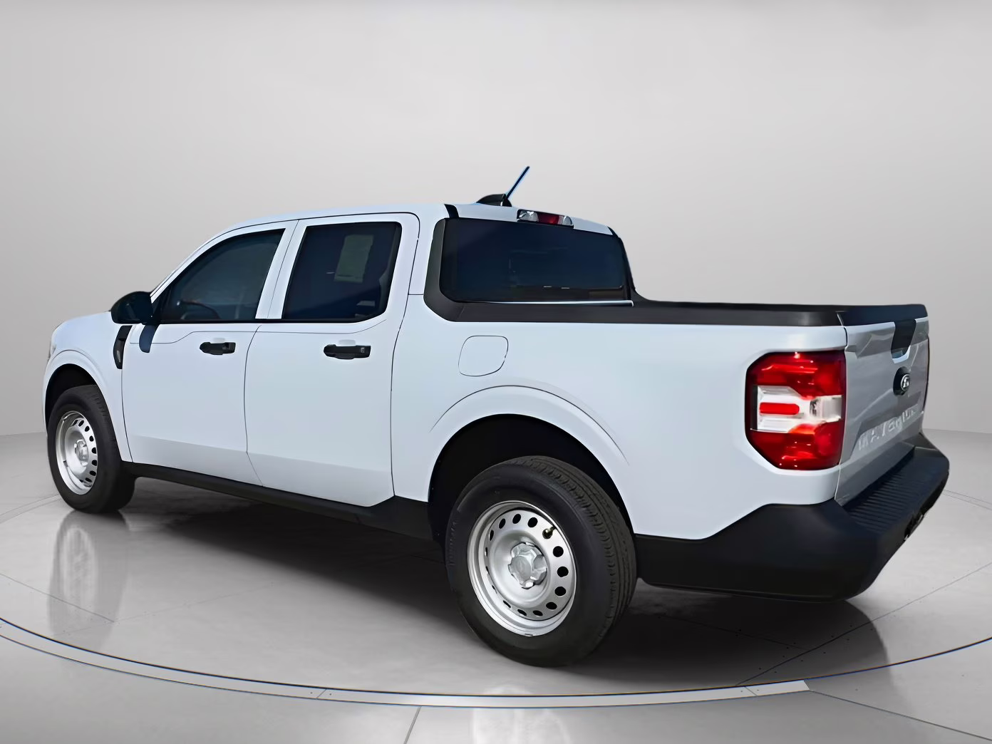 2025 White Metallic Ford Maverick XL Crew Cab Pickup FWD Truck