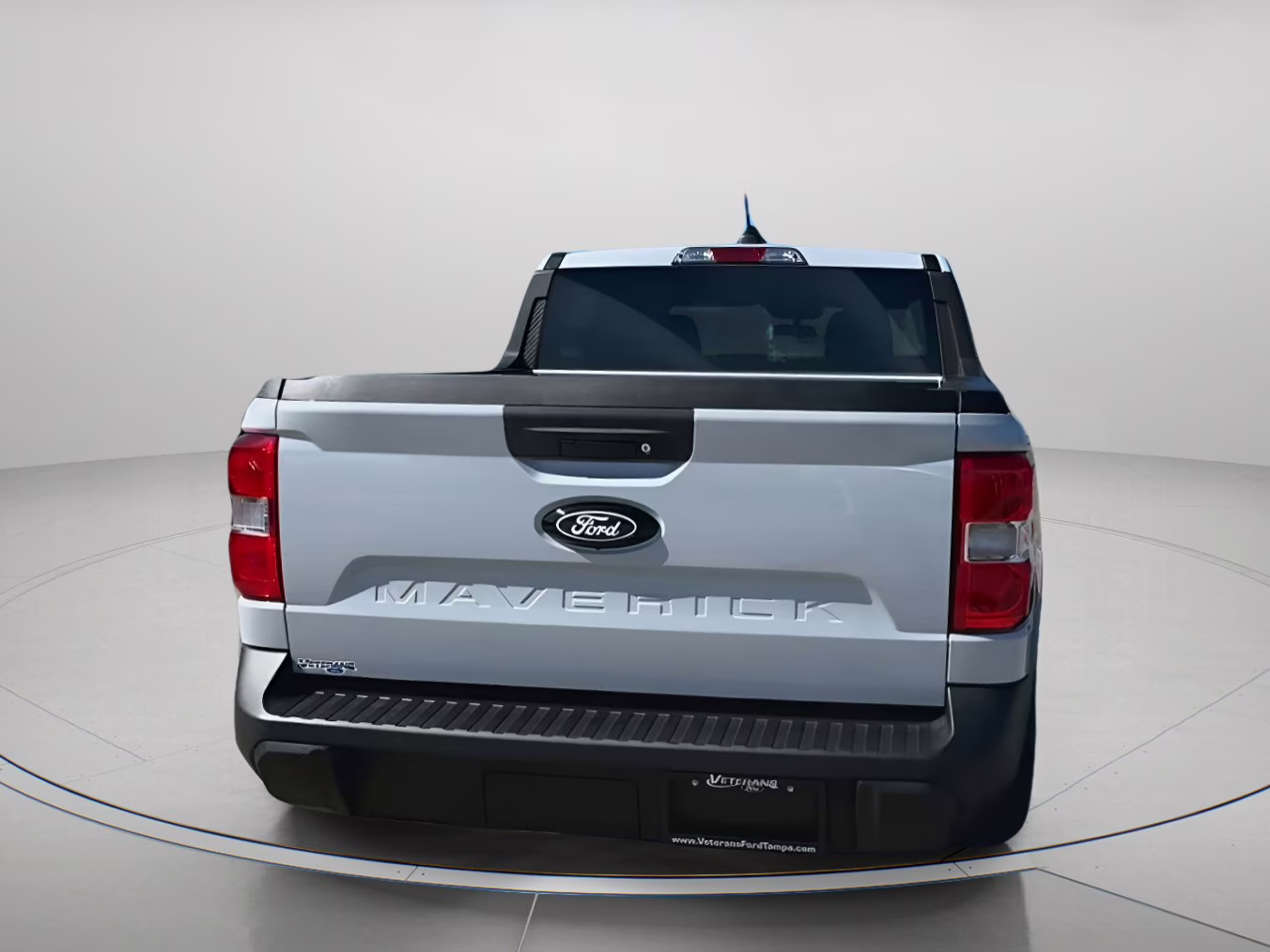 2025 White Metallic Ford Maverick XL Crew Cab Pickup FWD Truck