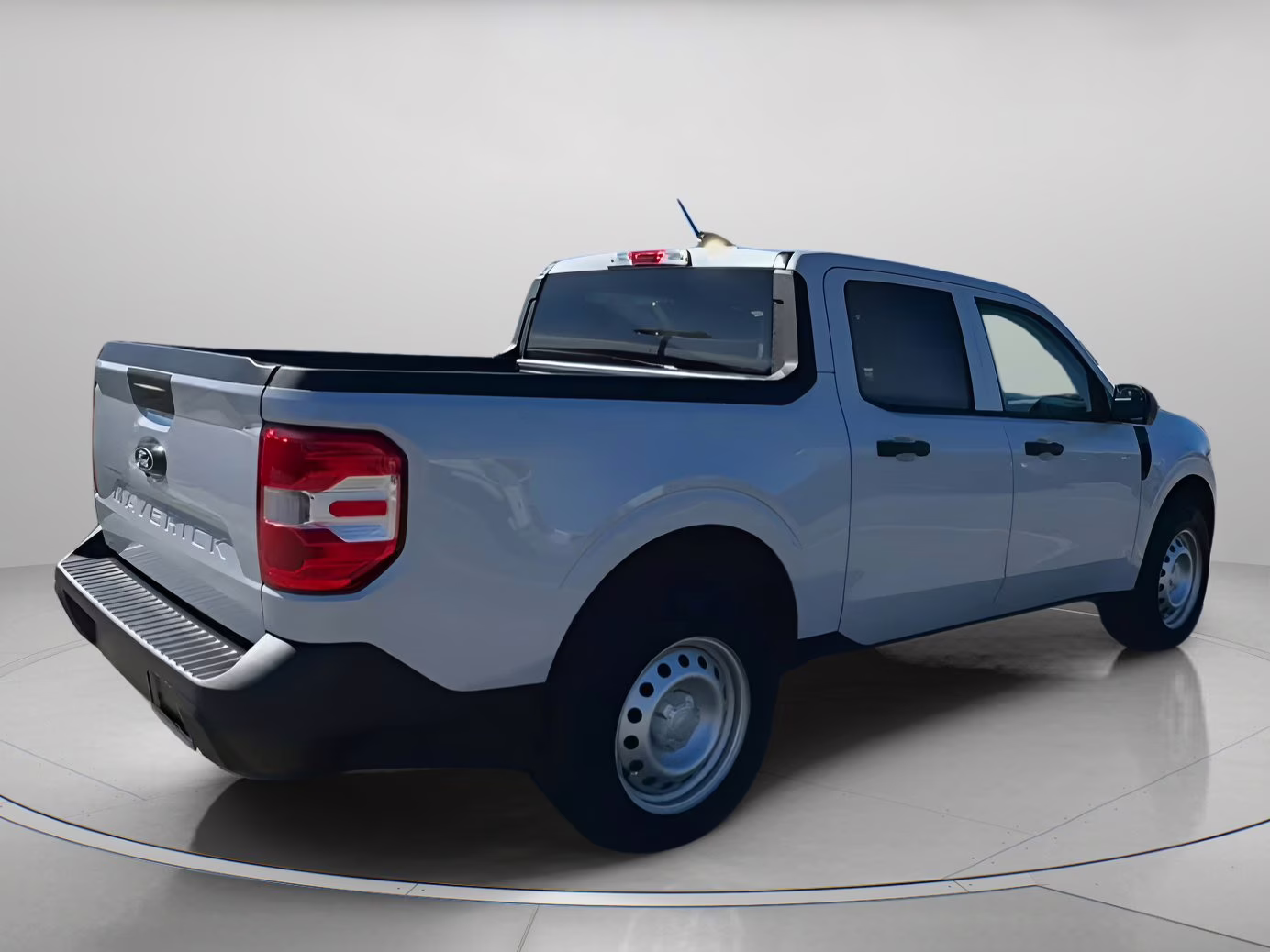 2025 White Metallic Ford Maverick XL Crew Cab Pickup FWD Truck