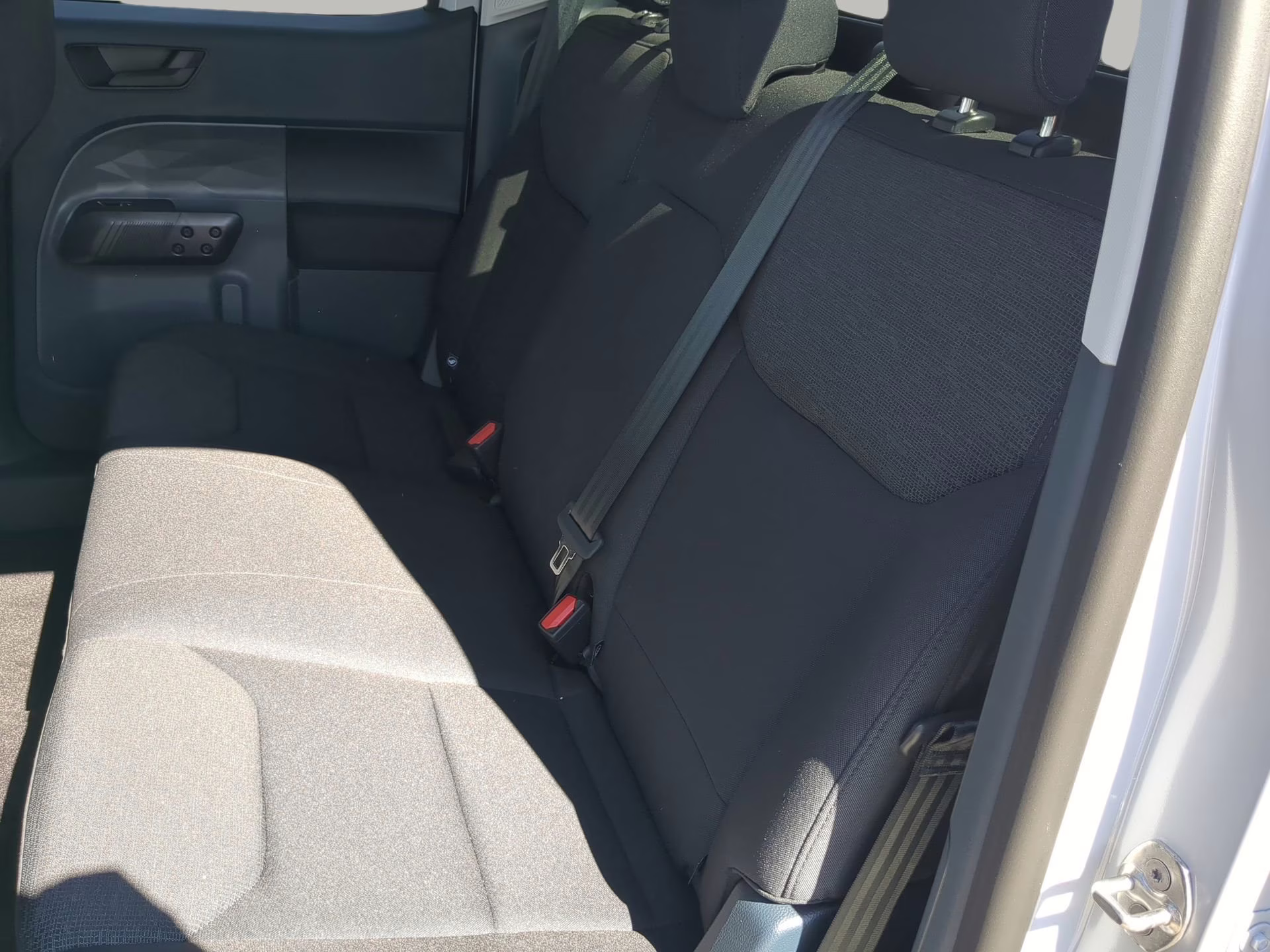 2025 White Metallic Ford Maverick XL Crew Cab Pickup FWD Truck