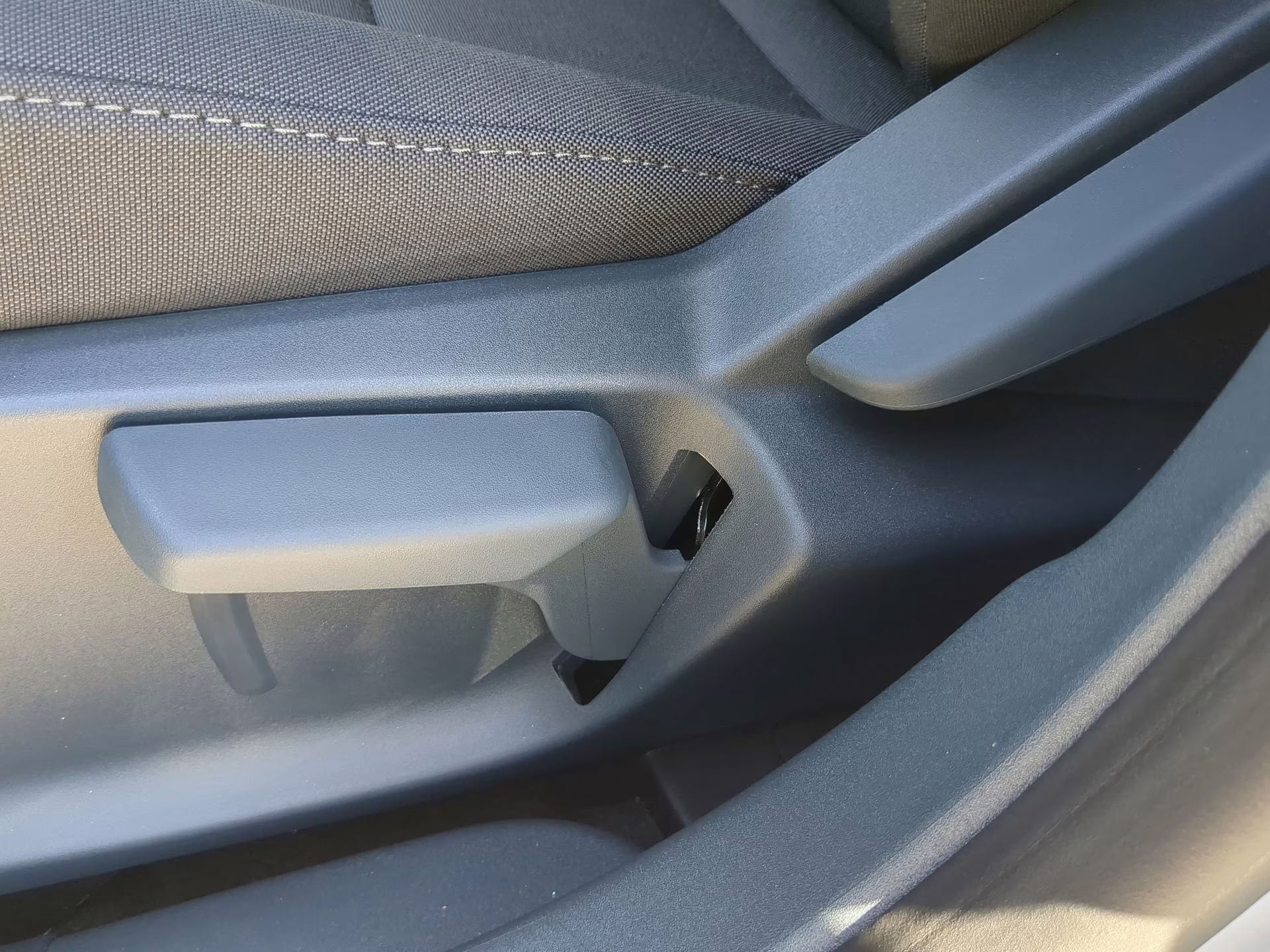 2025 White Metallic Ford Maverick XL Crew Cab Pickup FWD Truck