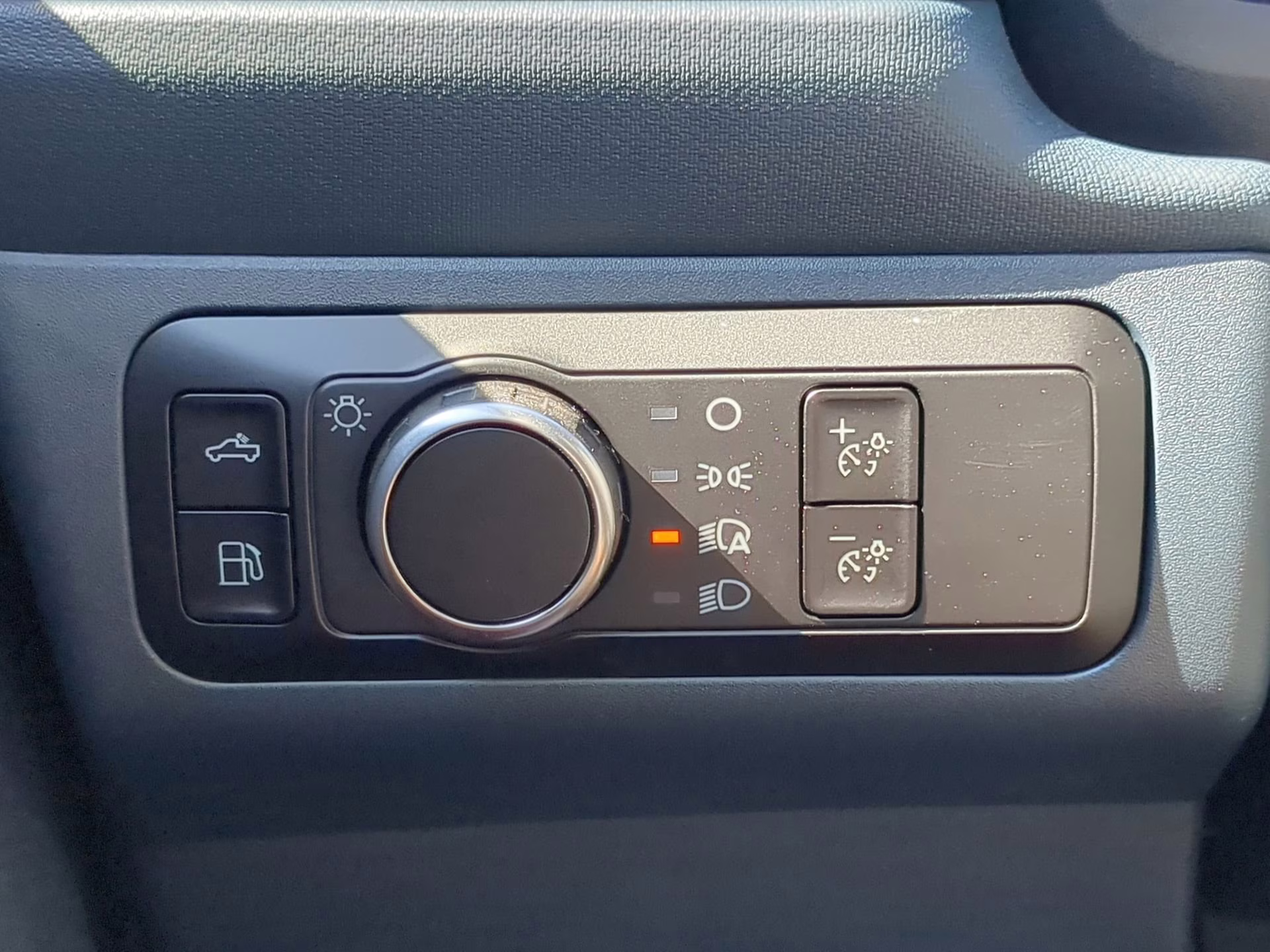 2025 White Metallic Ford Maverick XL Crew Cab Pickup FWD Truck