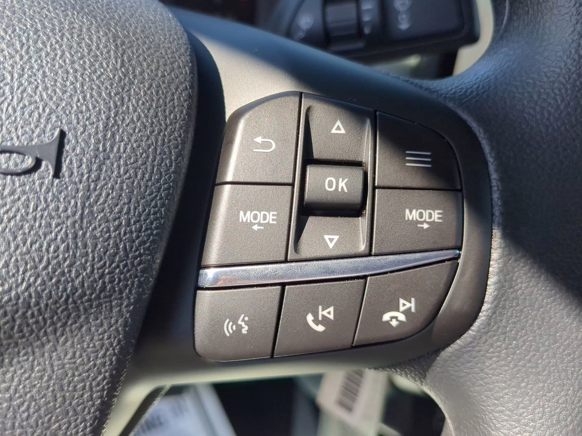 2025 White Metallic Ford Maverick XL Crew Cab Pickup FWD Truck