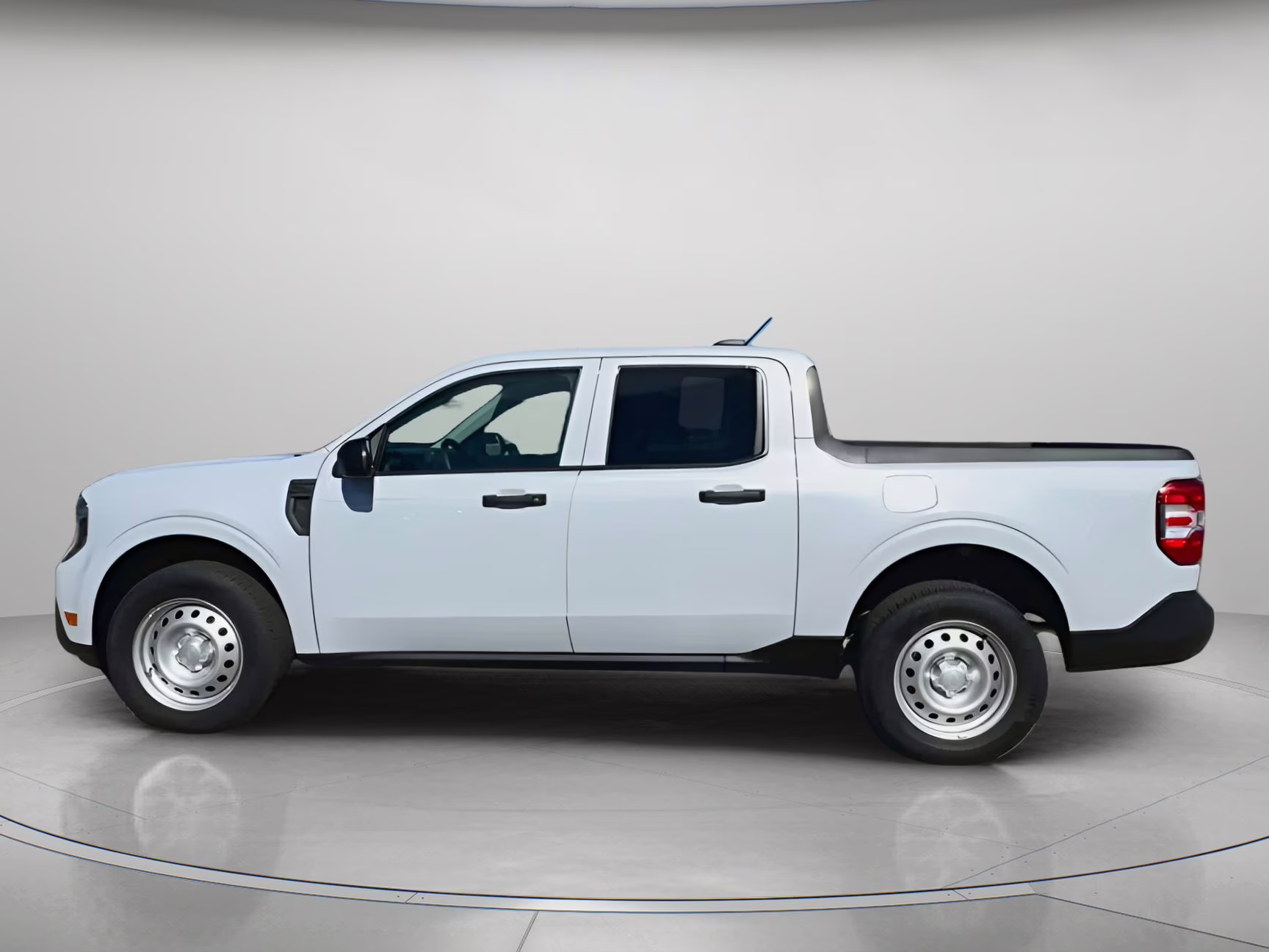 2025 White Metallic Ford Maverick XL Crew Cab Pickup FWD Truck