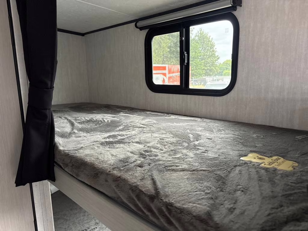 2026 white Coachmen Remote 18.2R Trailer