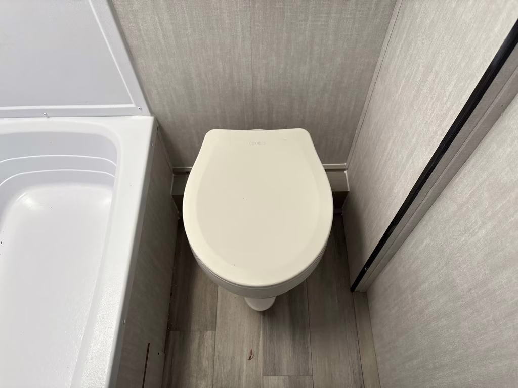 2026 white Coachmen Remote 18.2R Trailer