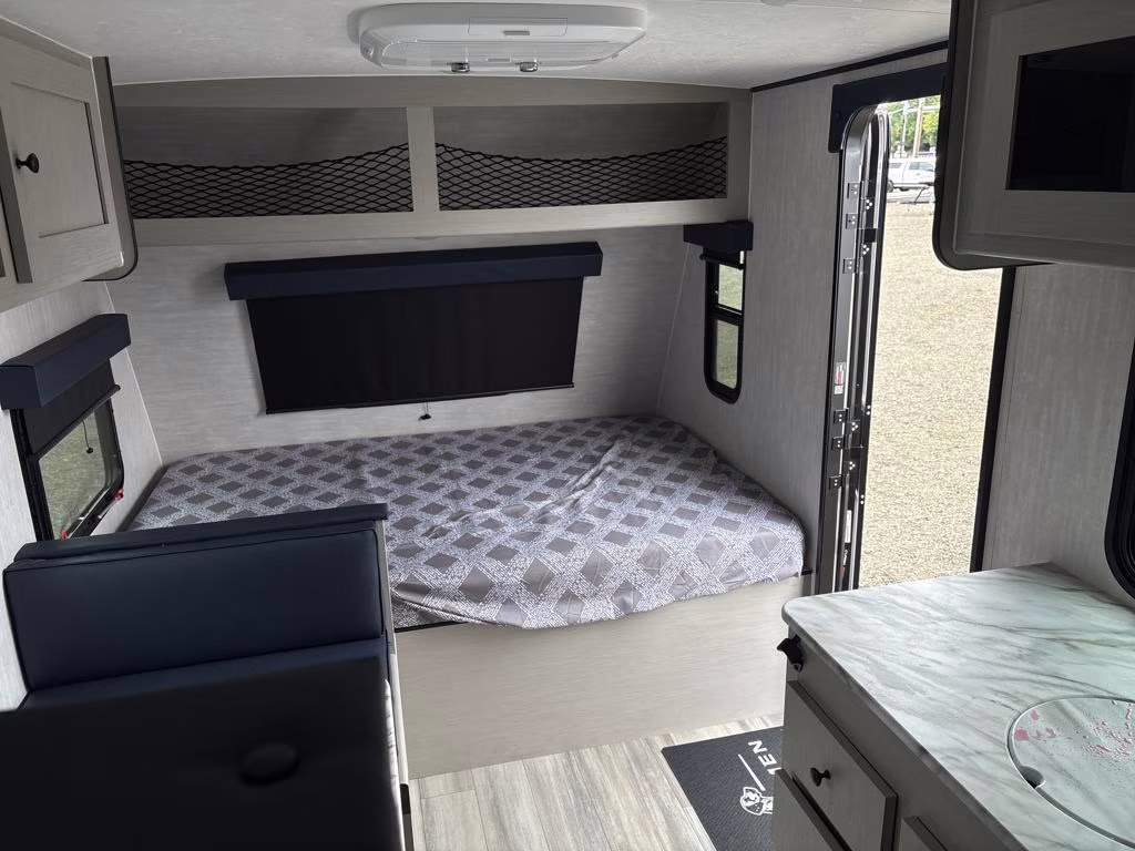2026 white Coachmen Remote 18.2R Trailer