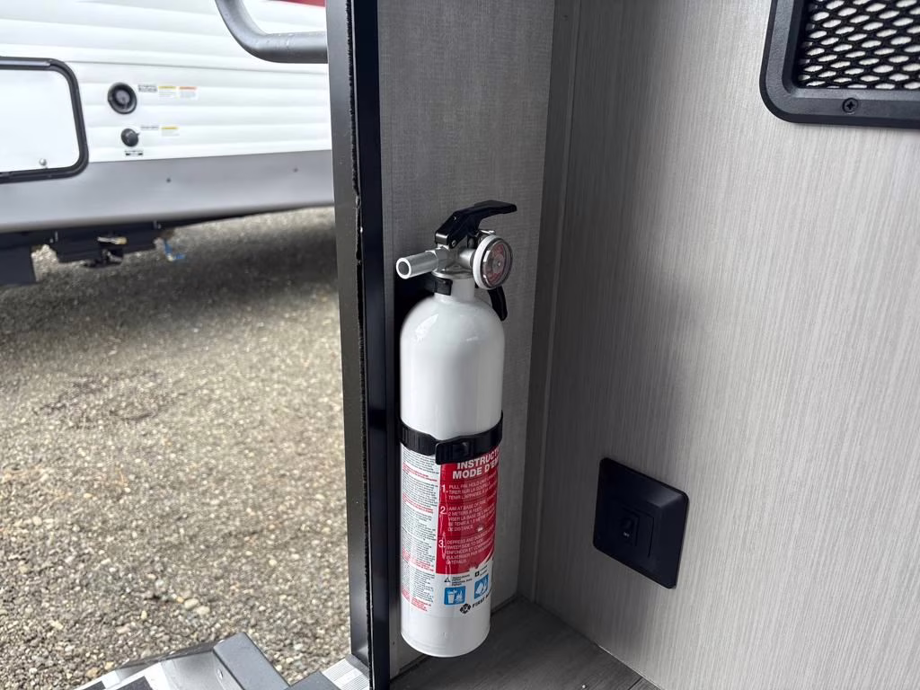 2026 white Coachmen Remote 18.2R Trailer