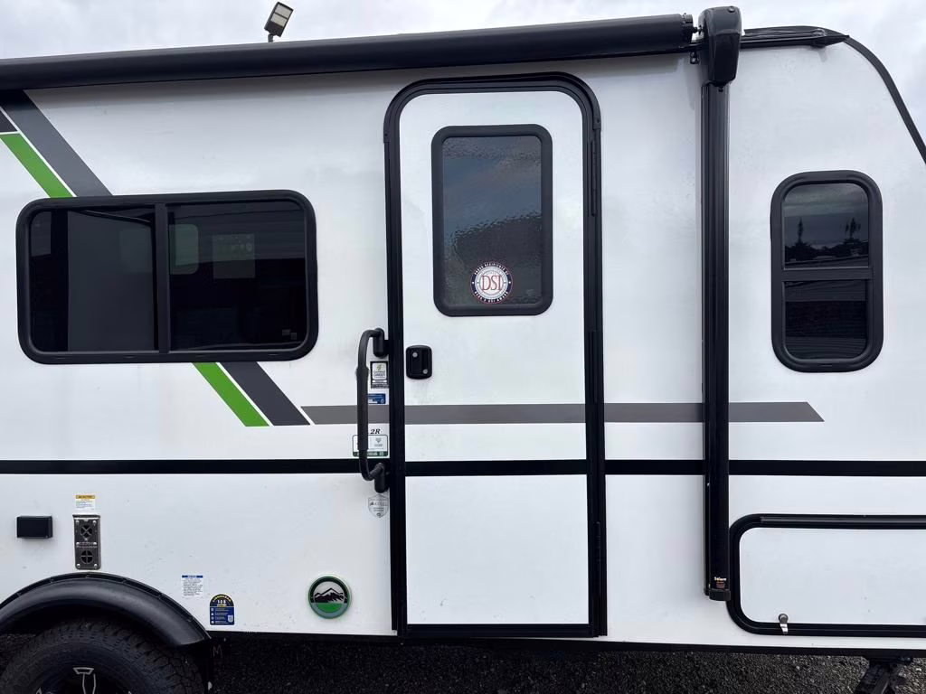 2026 white Coachmen Remote 18.2R Trailer