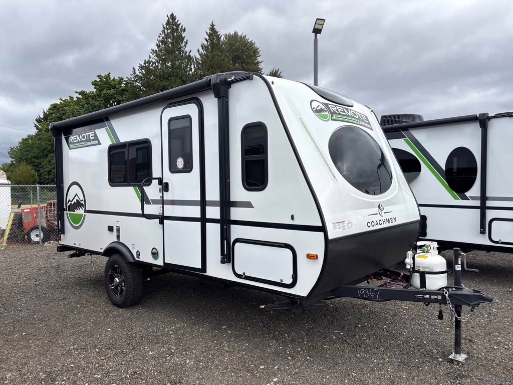 2026 white Coachmen Remote 18.2R Trailer