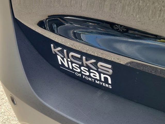 2025 Super Black Nissan Kicks SR FWD SUV