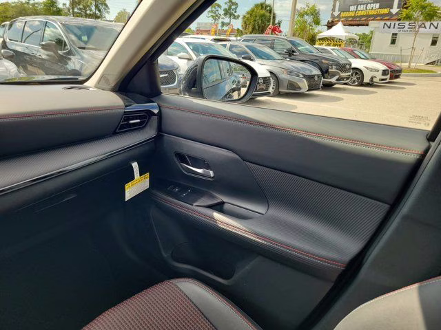 2025 Super Black Nissan Kicks SR FWD SUV