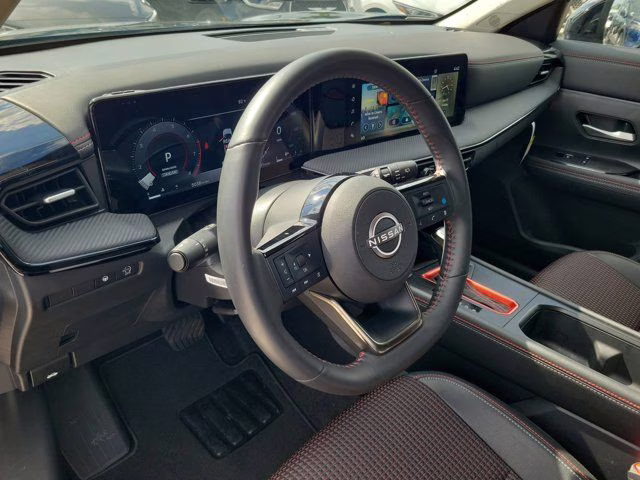 2025 Super Black Nissan Kicks SR FWD SUV