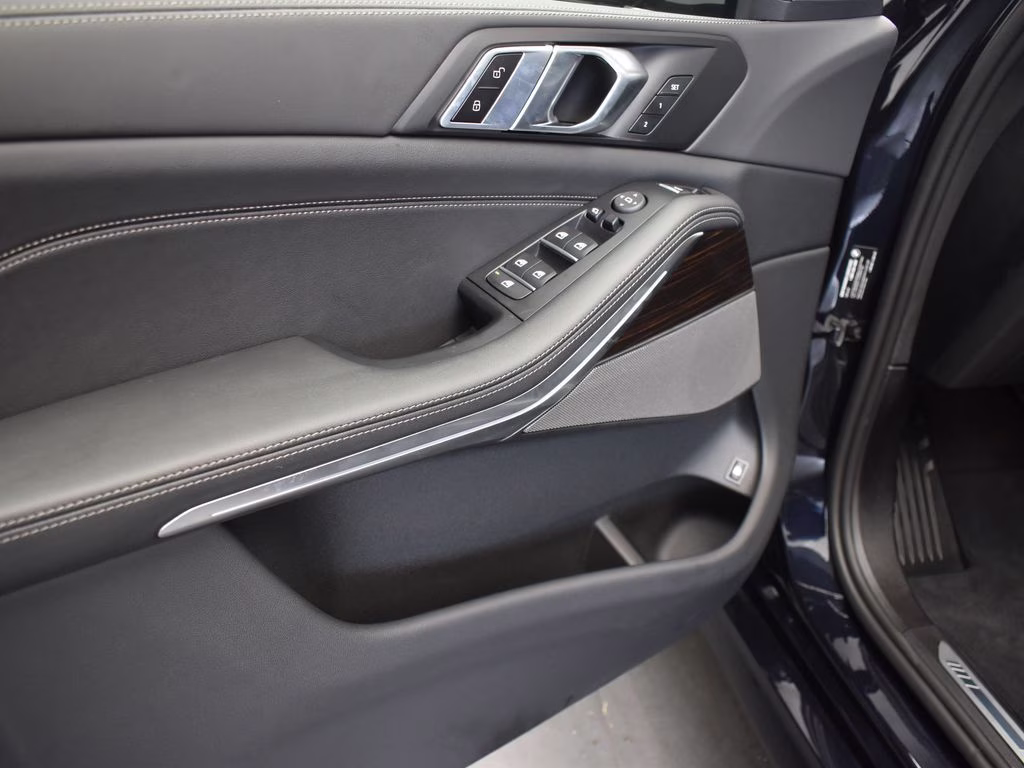 2026 Carbon Black Metallic BMW X5 xDrive50e AWD SUV