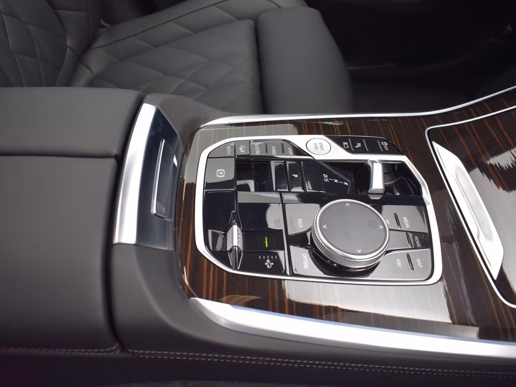 2026 Carbon Black Metallic BMW X5 xDrive50e AWD SUV