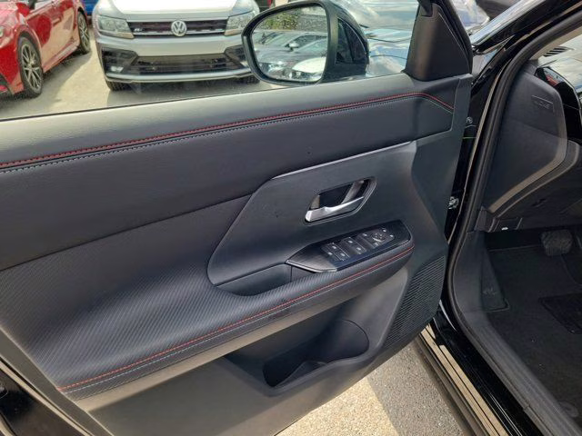 2025 Super Black Nissan Kicks SR FWD SUV