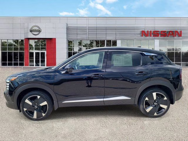 2025 Super Black Nissan Kicks SR FWD SUV