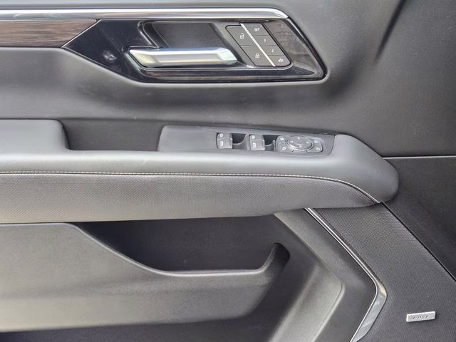 2025 Black Chevrolet Suburban Premier RWD SUV