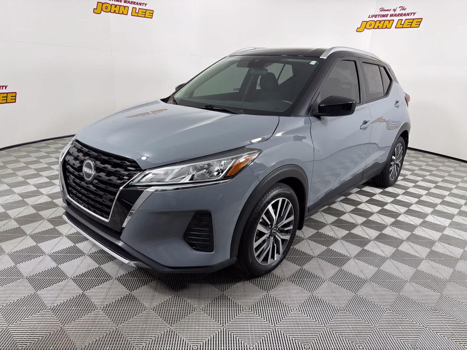 2023 Gray/Super Black Nissan Kicks SV FWD SUV