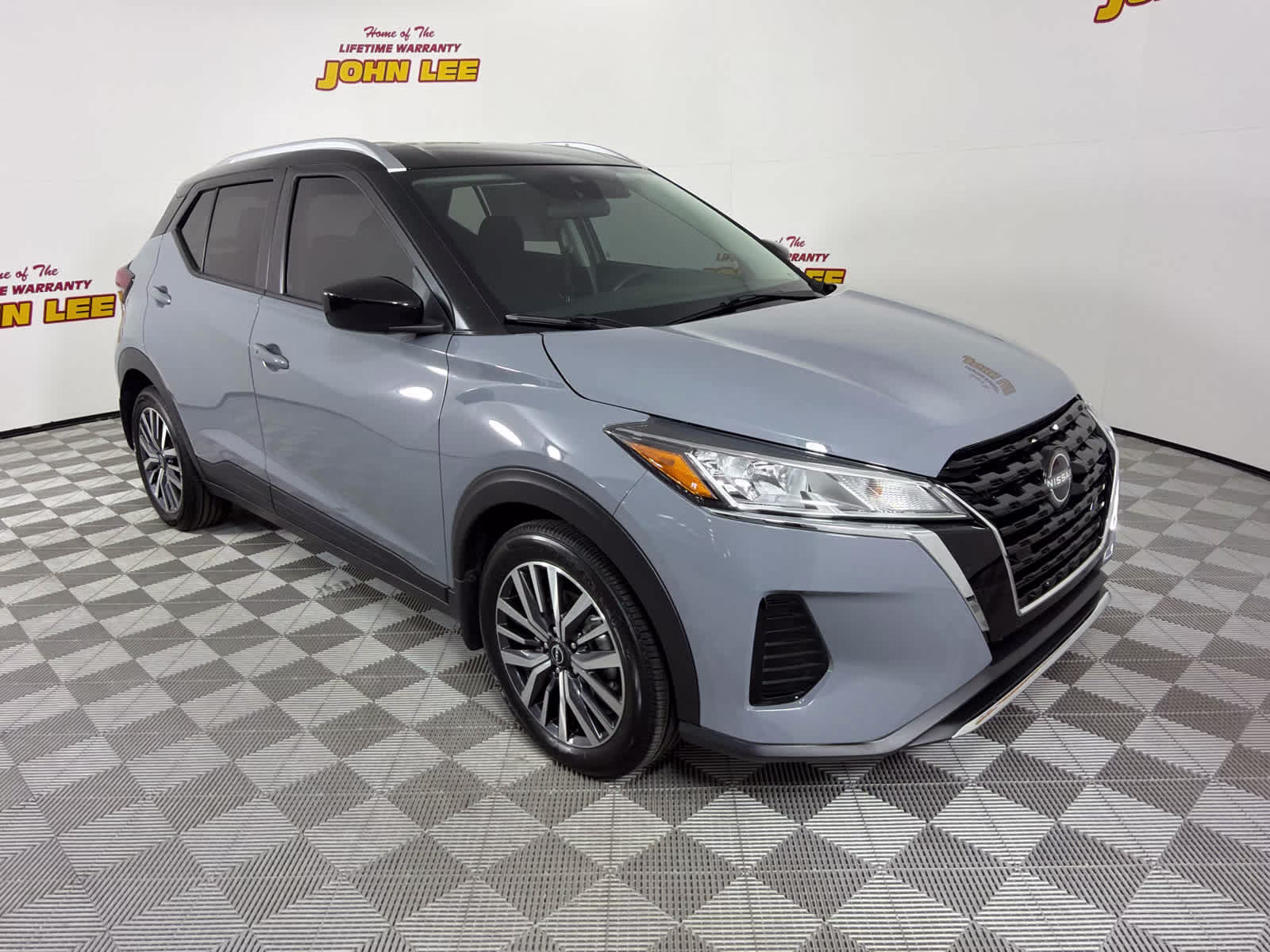 2023 Gray/Super Black Nissan Kicks SV FWD SUV