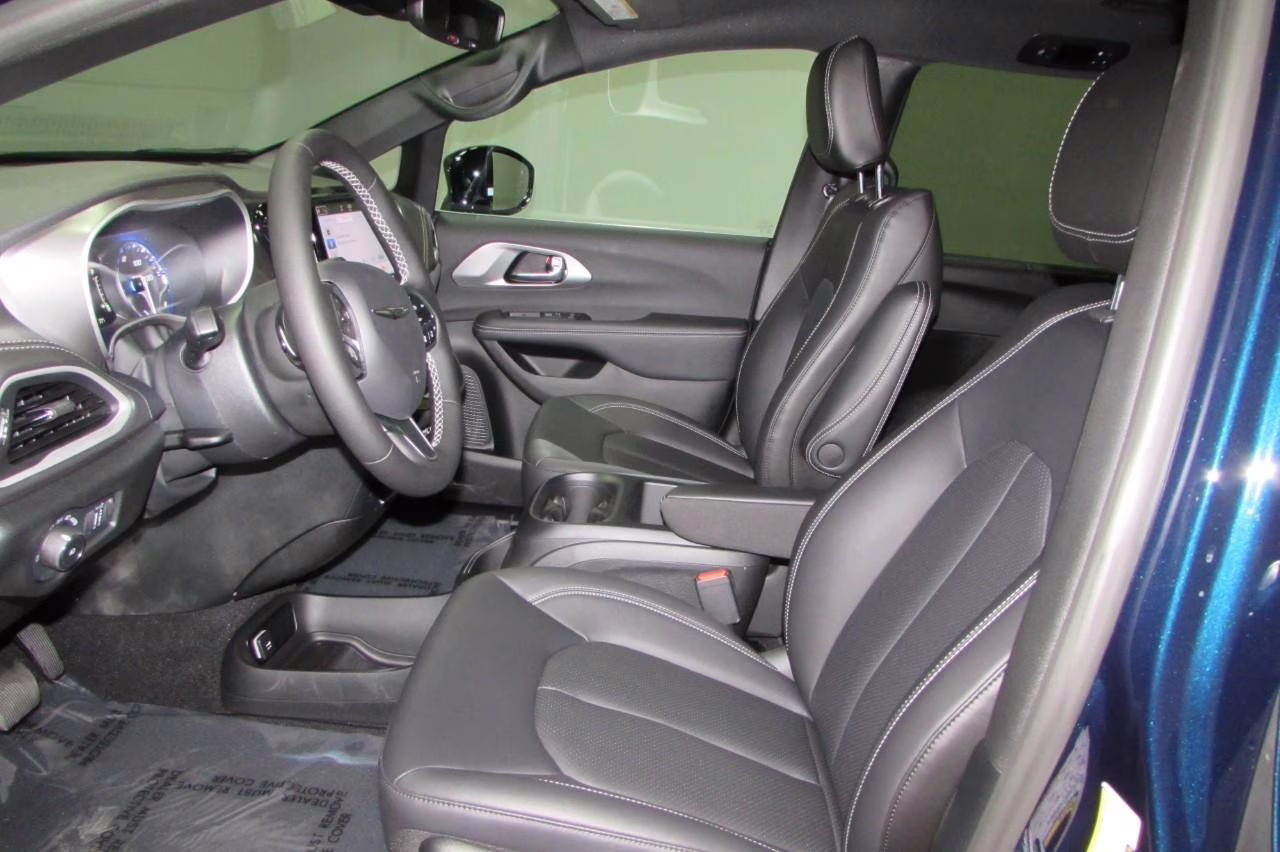 2025 Fathom Blue Pearlcoat Chrysler Pacifica Select FWD Van