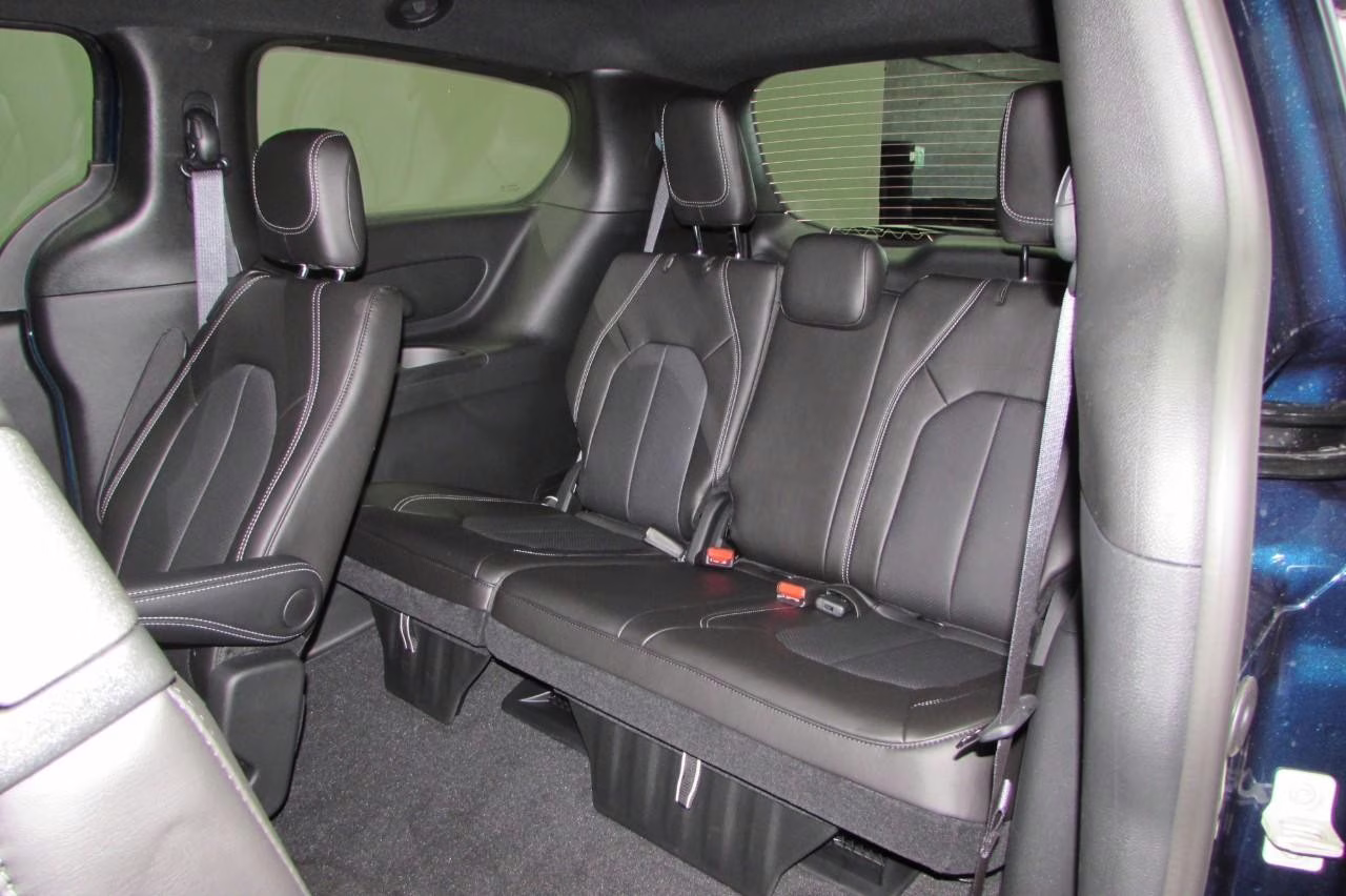 2025 Fathom Blue Pearlcoat Chrysler Pacifica Select FWD Van