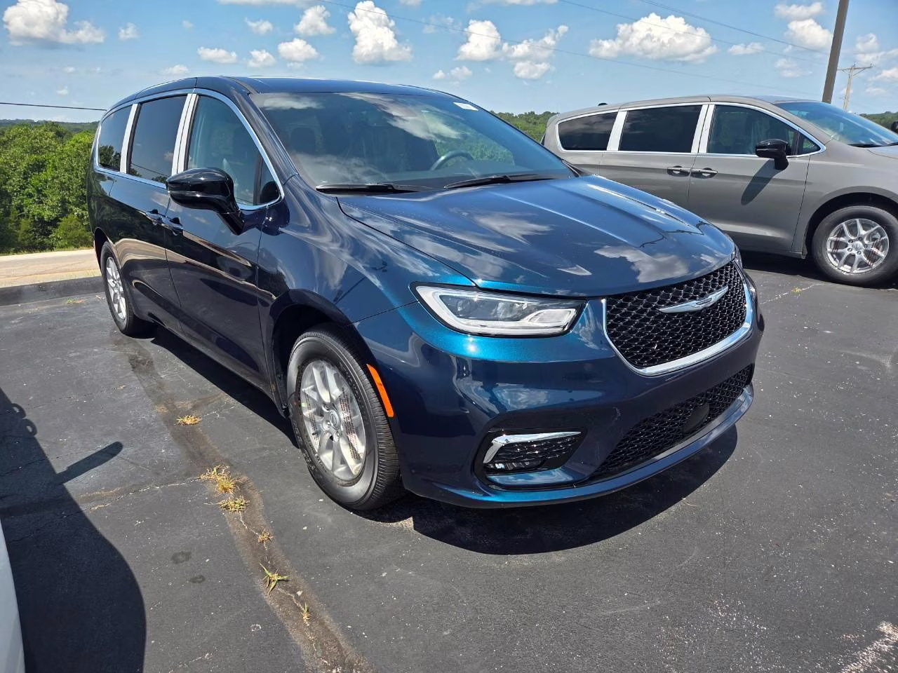 2025 Fathom Blue Pearlcoat Chrysler Pacifica Select FWD Van