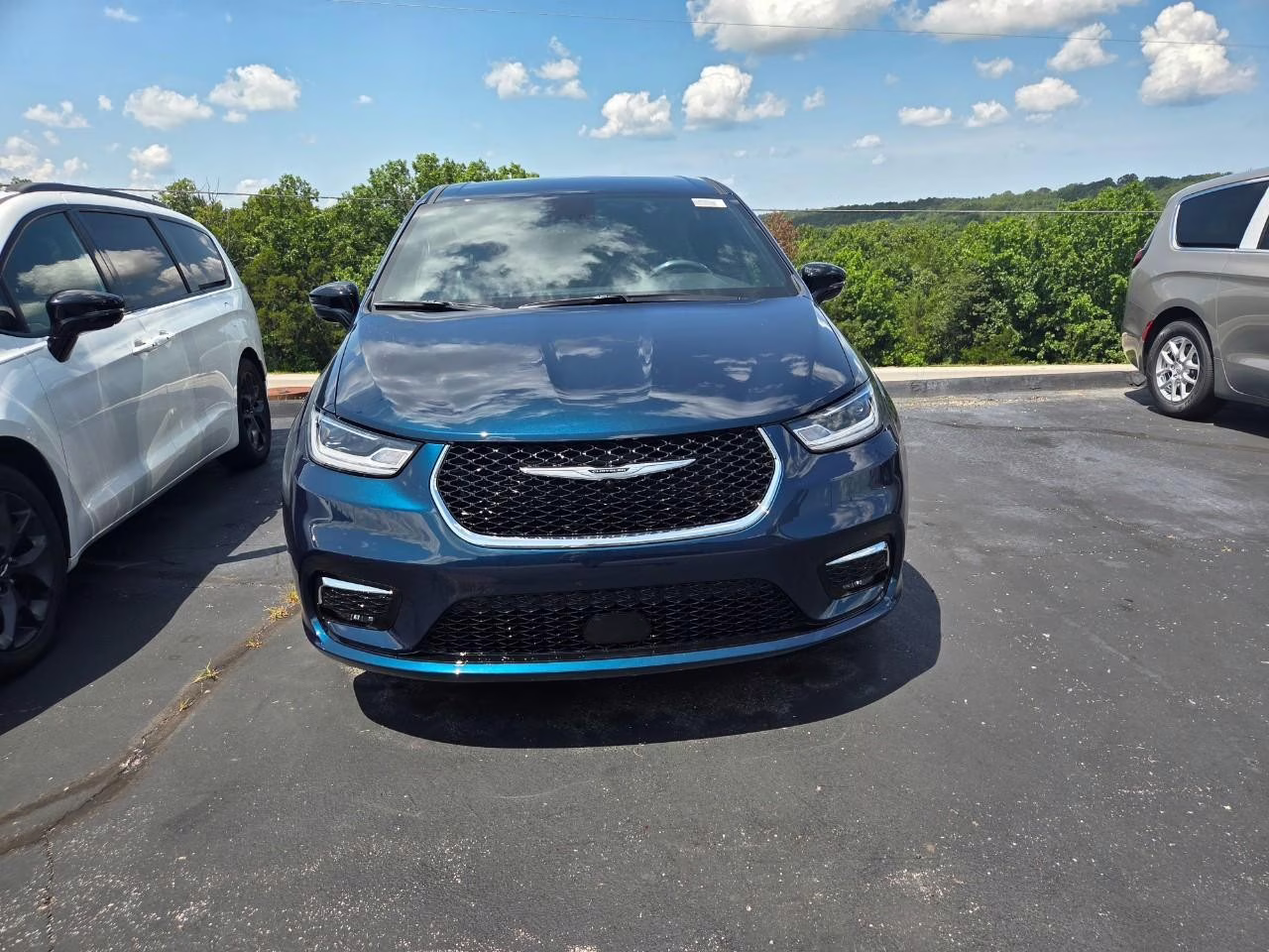 2025 Fathom Blue Pearlcoat Chrysler Pacifica Select FWD Van