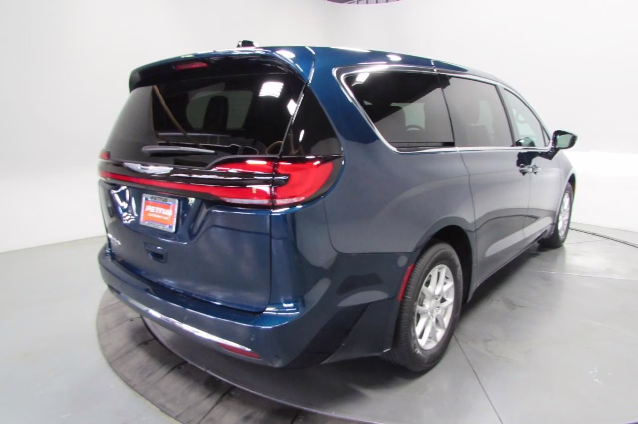 2025 Fathom Blue Pearlcoat Chrysler Pacifica Select FWD Van