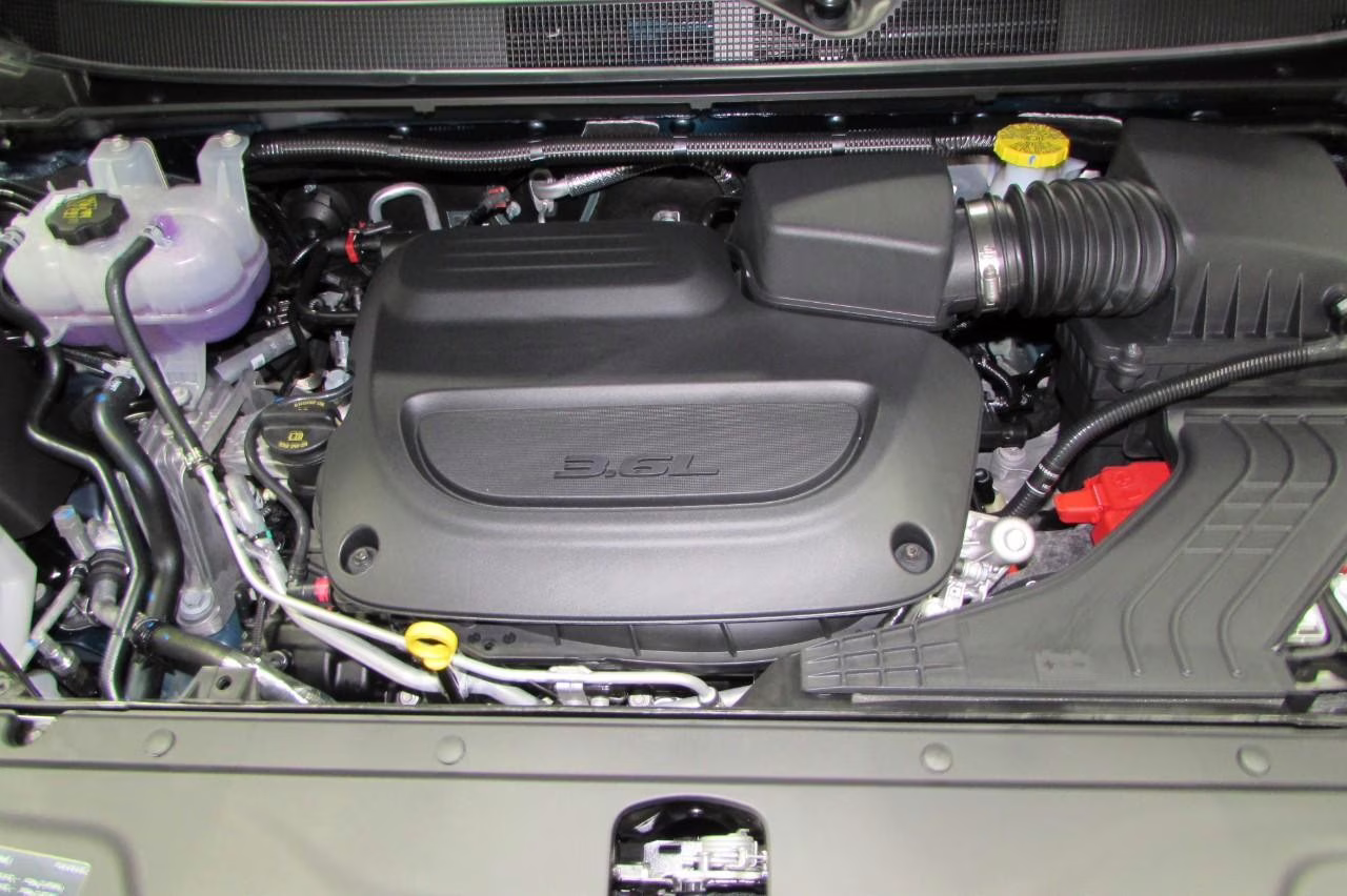 2025 Fathom Blue Pearlcoat Chrysler Pacifica Select FWD Van