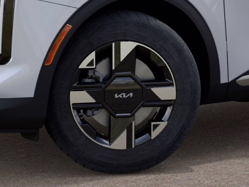 2026 Glacial White Pearl Kia Sportage LX FWD SUV