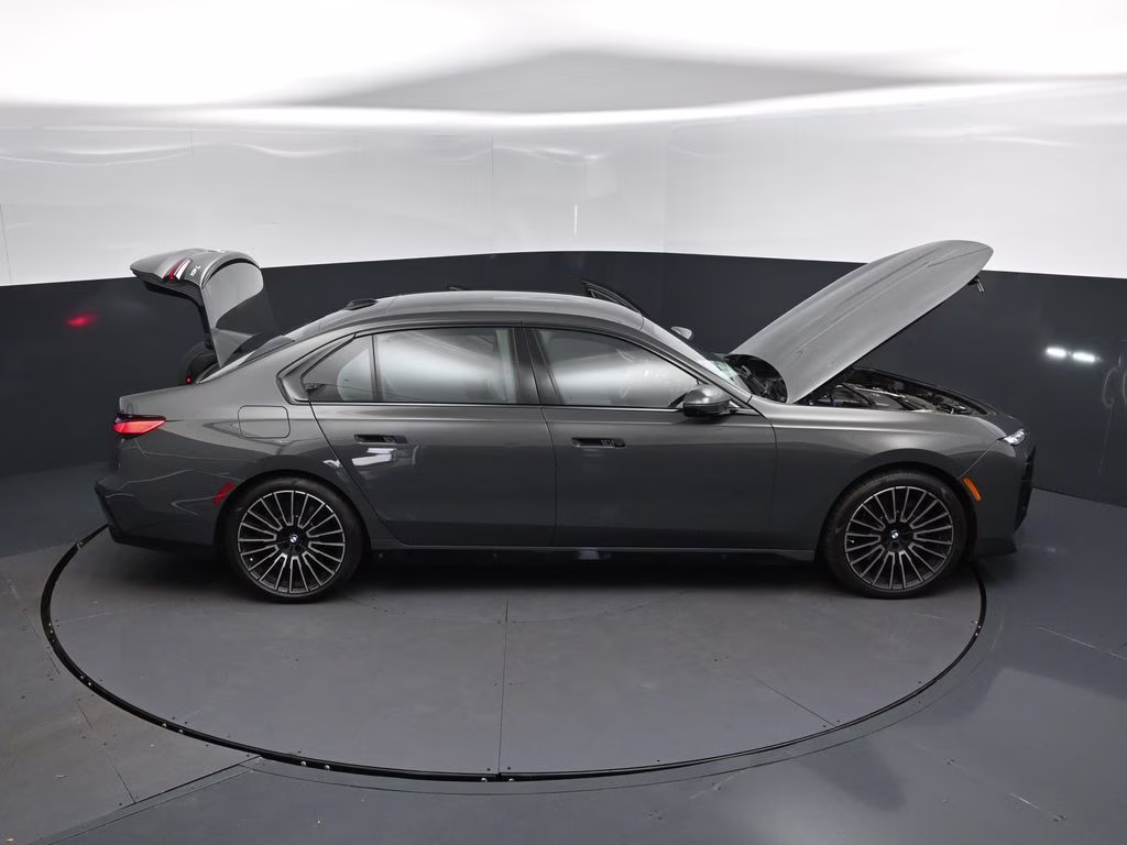 2026 Gray Metallic BMW 7 Series 740i RWD Sedan