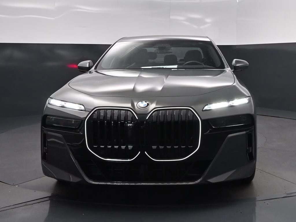 2026 Gray Metallic BMW 7 Series 740i RWD Sedan